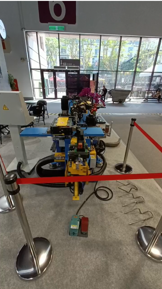 左右彎彎管機亮相臺灣展會